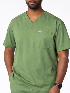 FIGS Leon Scrub Top Men’s XL Olive Green Technical Collection